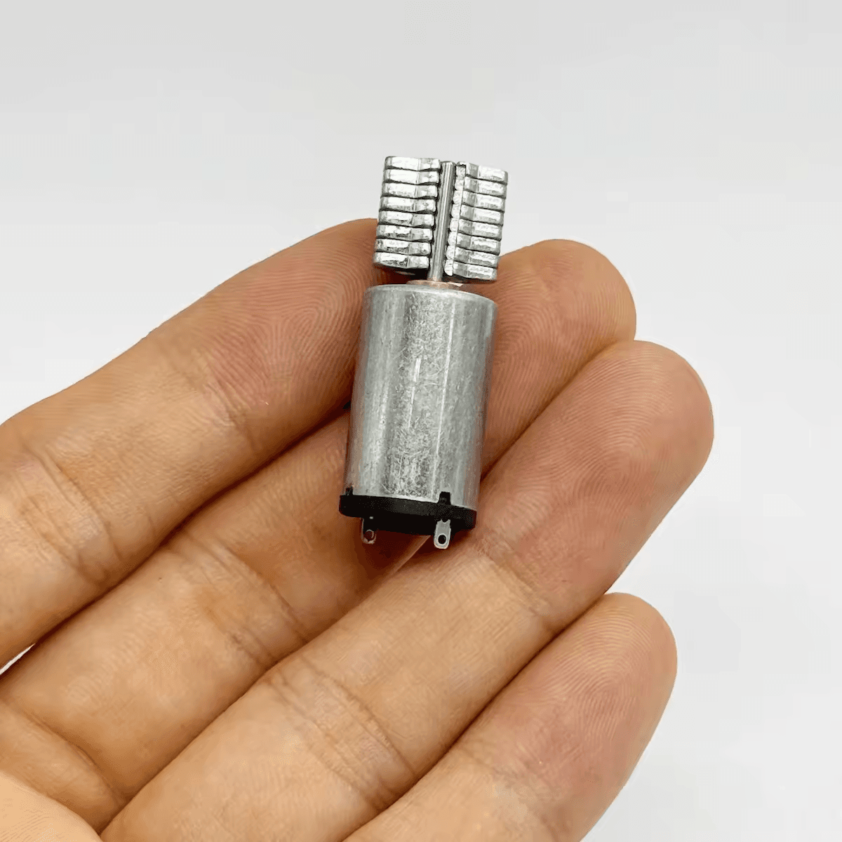 1220 Cylindrical Vibration Motor 3-6V with Metal Eccentric Weight