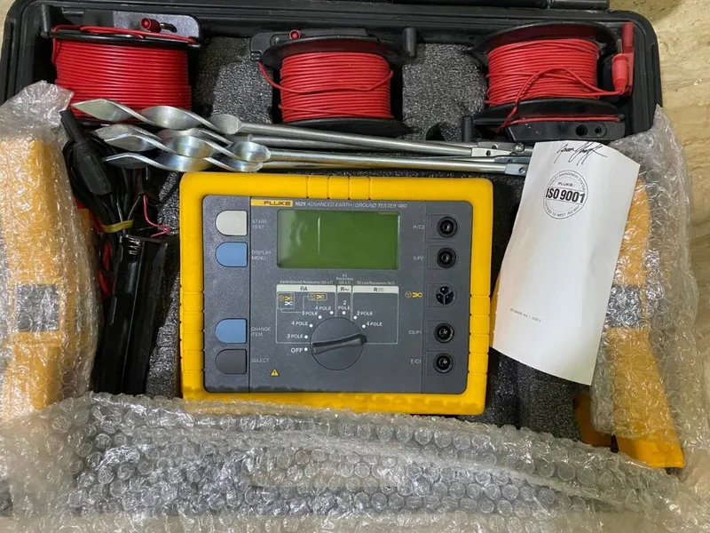 Fluke 1625-KIT Advanced Geo Earth Ground Tester Kit