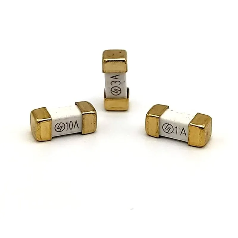 SMD Ceramic Fuse 1808 250V 15A