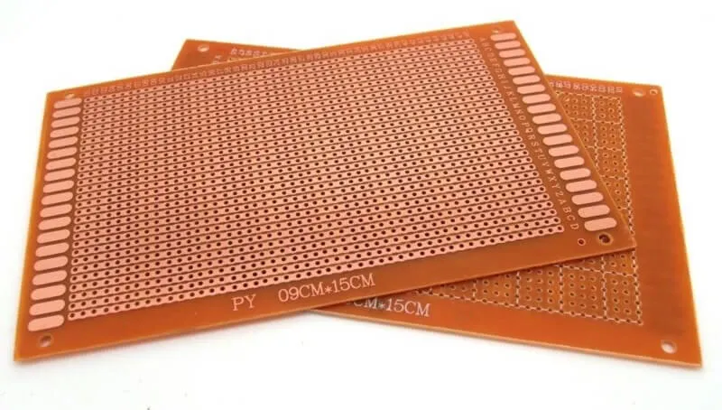 لوحة PCB مثقبة بمقاس 15 × 9 سم من مادة FR2 بخطوط متصلة