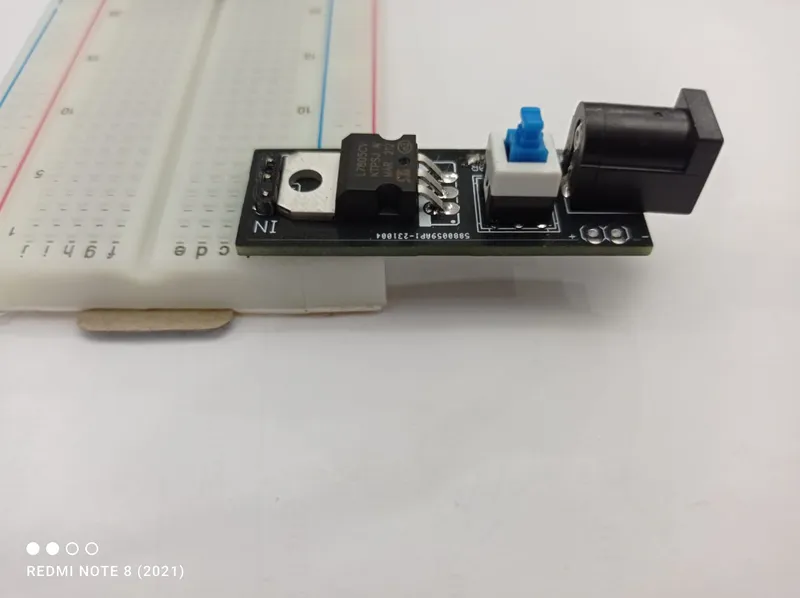 5V Breadboard Power Module with 7805 Regulator and DC Input