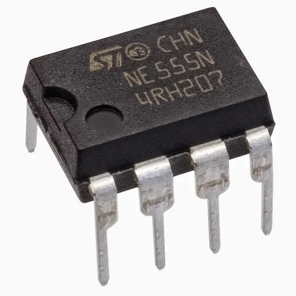دائرة مؤقت NE555N من STMicroelectronics بغلاف DIP-8