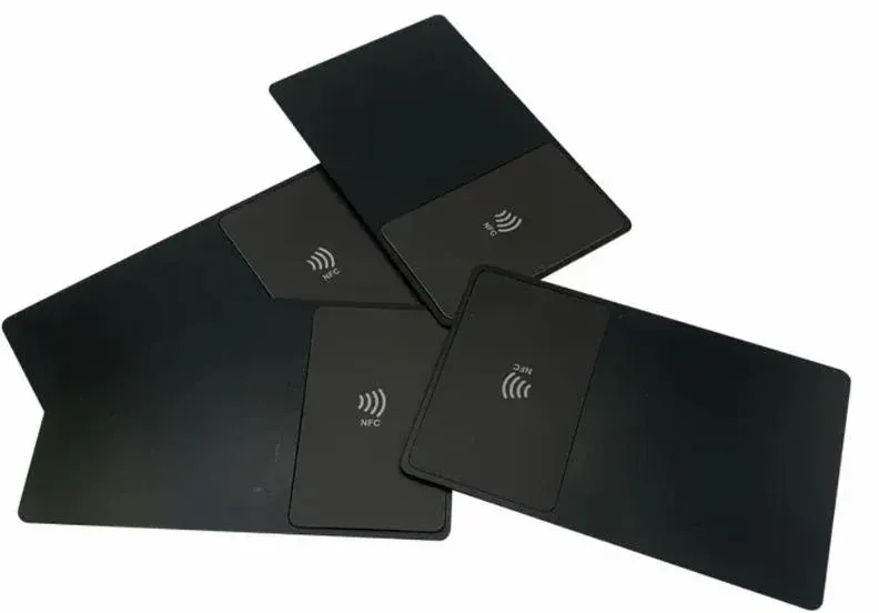 بطاقة NFC معدنية NTAG215 من الفولاذ المقاوم للصدأ 304 (أسود)