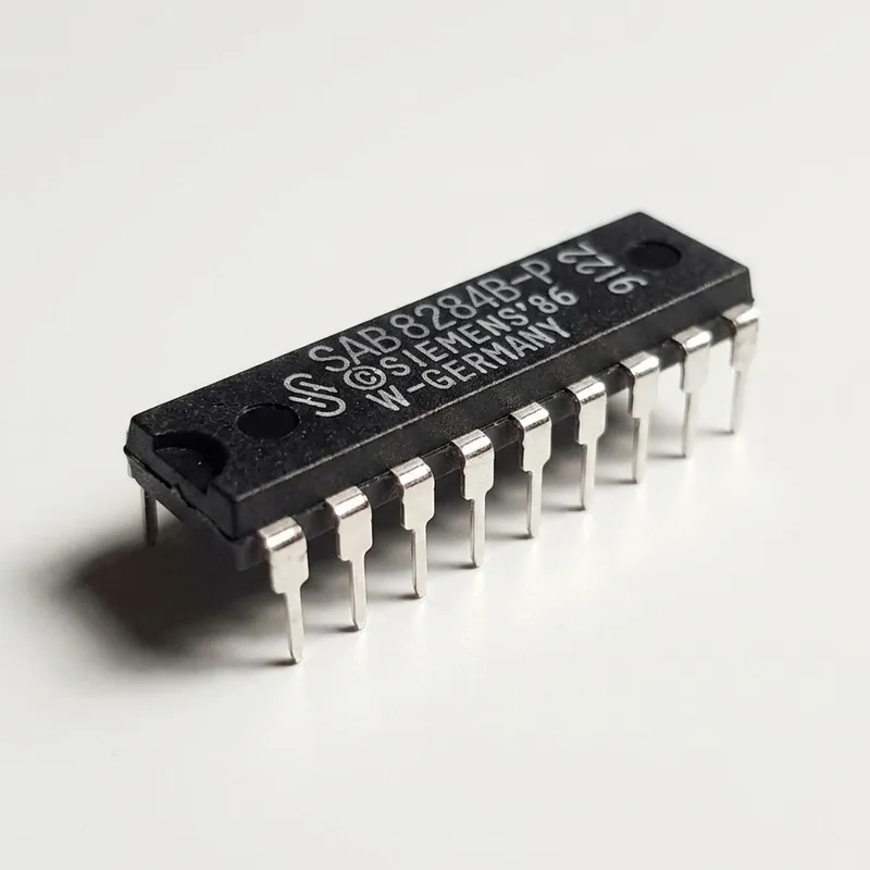 Siemens SAB8284B-P Clock Generator for 8086/8088 DIP-18