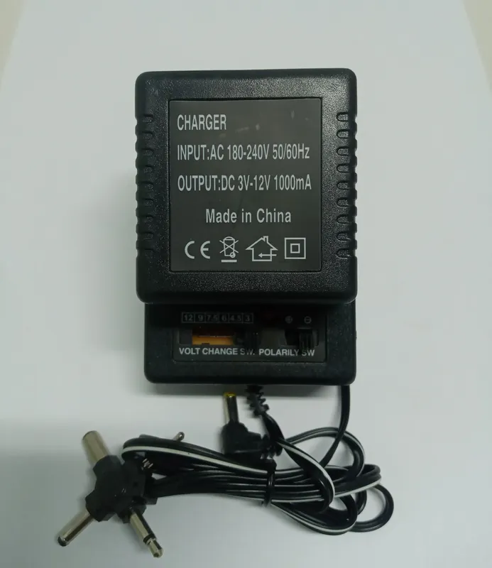 Multi-Voltage Power Adapter 3 V to 12 V with 6 Plugs