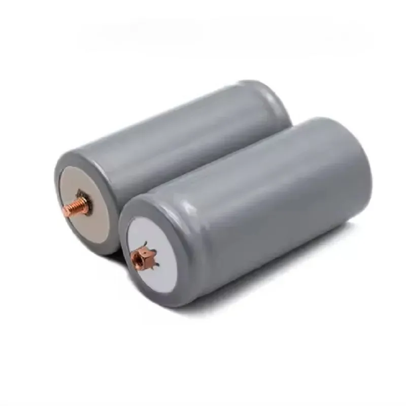بطارية LiFePO4 قابلة لإعادة الشحن 32650 جهد 3.2 فولت سعة 4000mAh بطرف مسماري